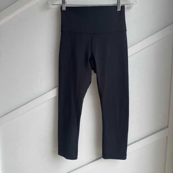 Lululemon Wunder Under Crop High-Rise *Full-On Luxtreme 23" Black size 6 - Picture 5 of 8